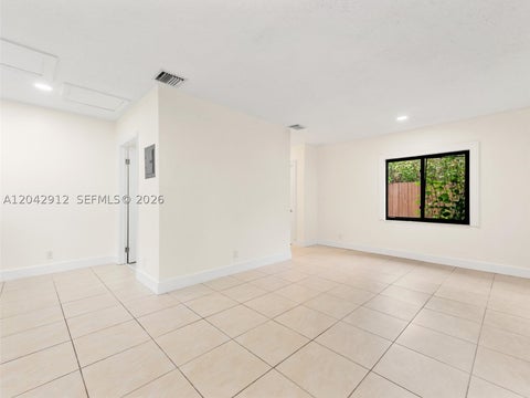 Tiny photo for 700 SW 12th St, Fort Lauderdale, FL 33315 (MLS # A12042912)