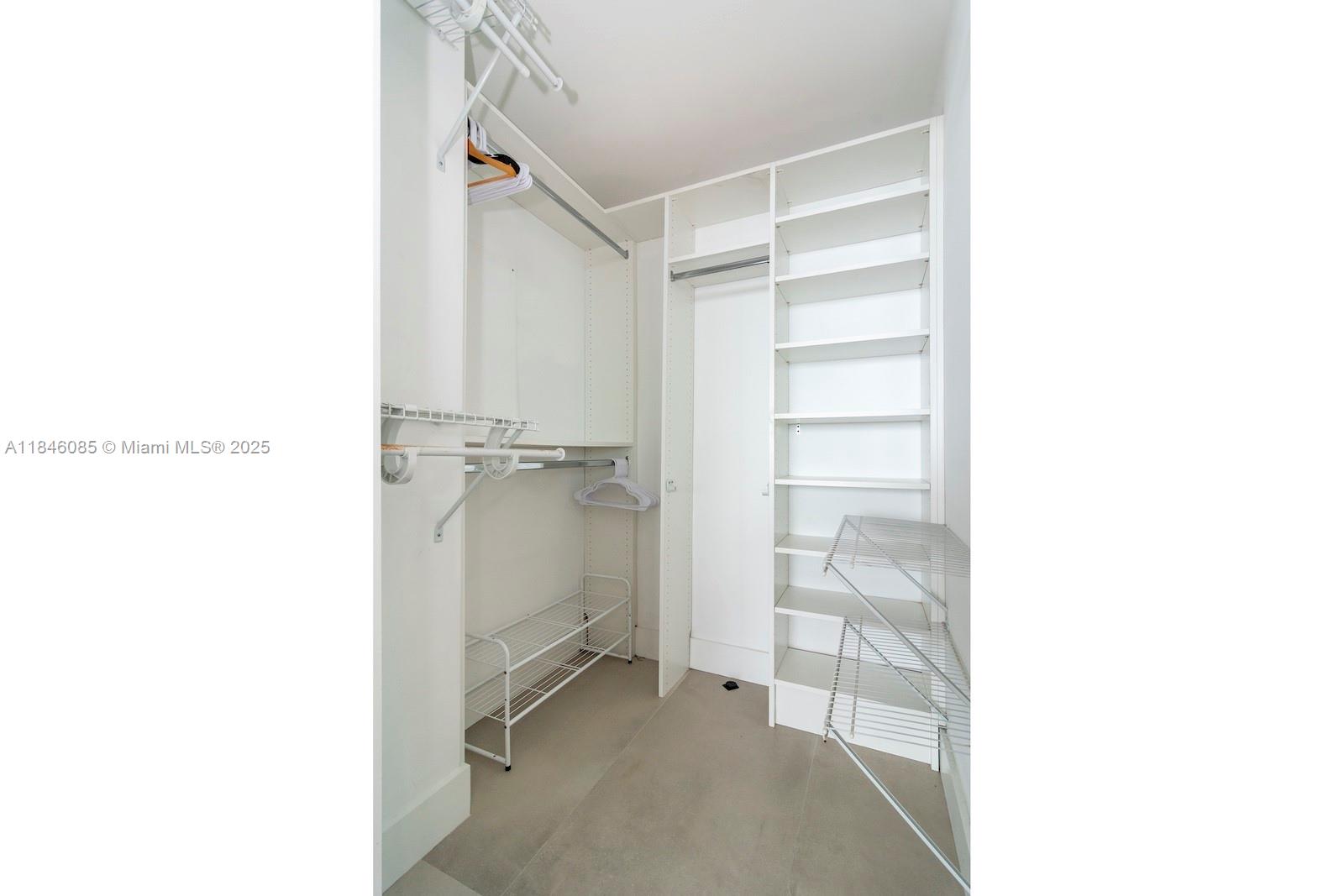 PARAISO BAY CONDO - Residential