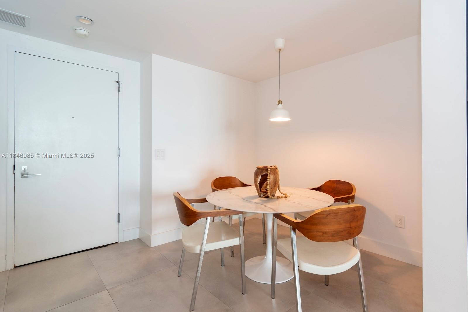 PARAISO BAY CONDO - Residential