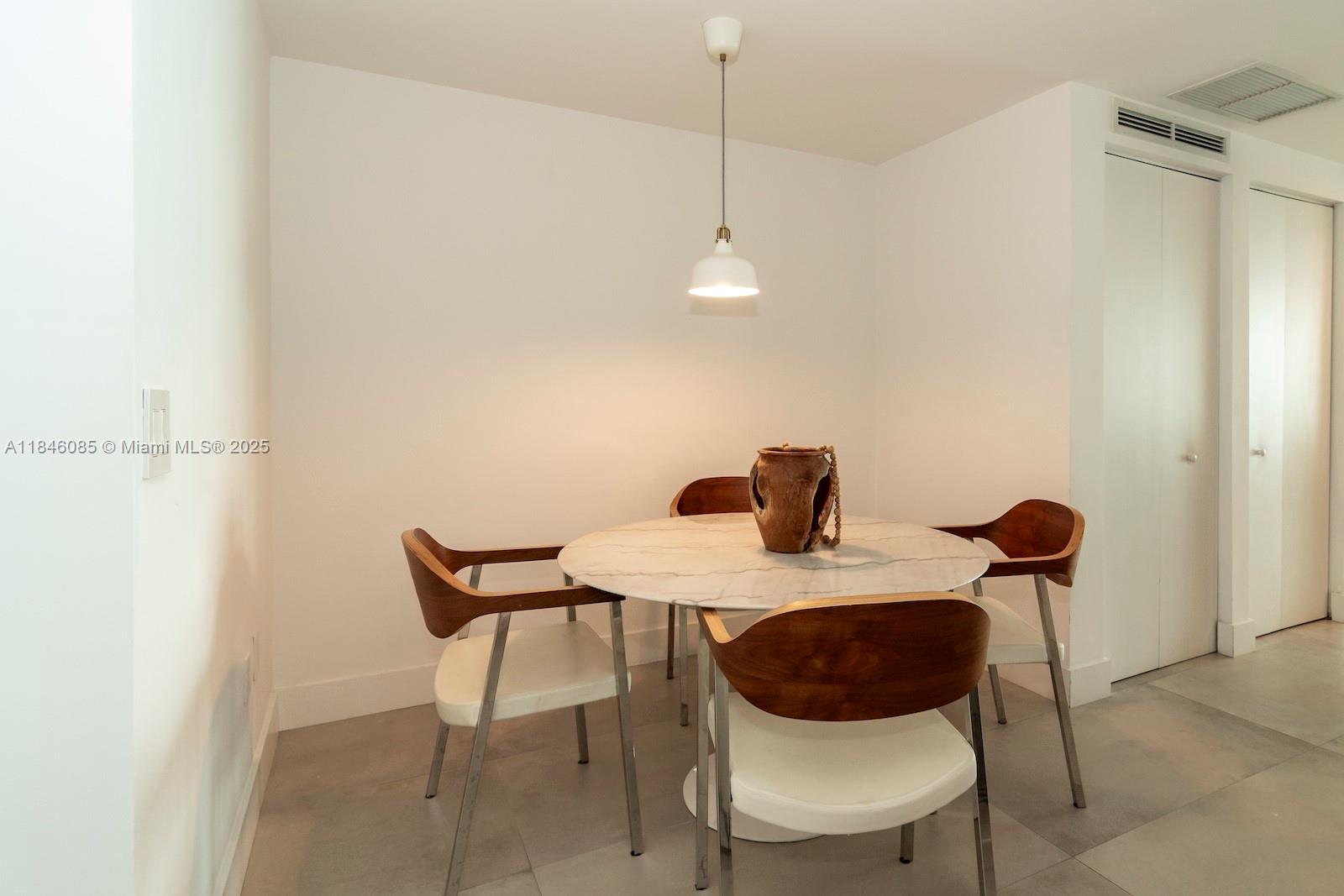 PARAISO BAY CONDO - Residential