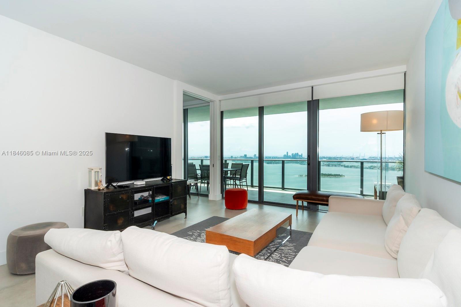 PARAISO BAY CONDO - Residential