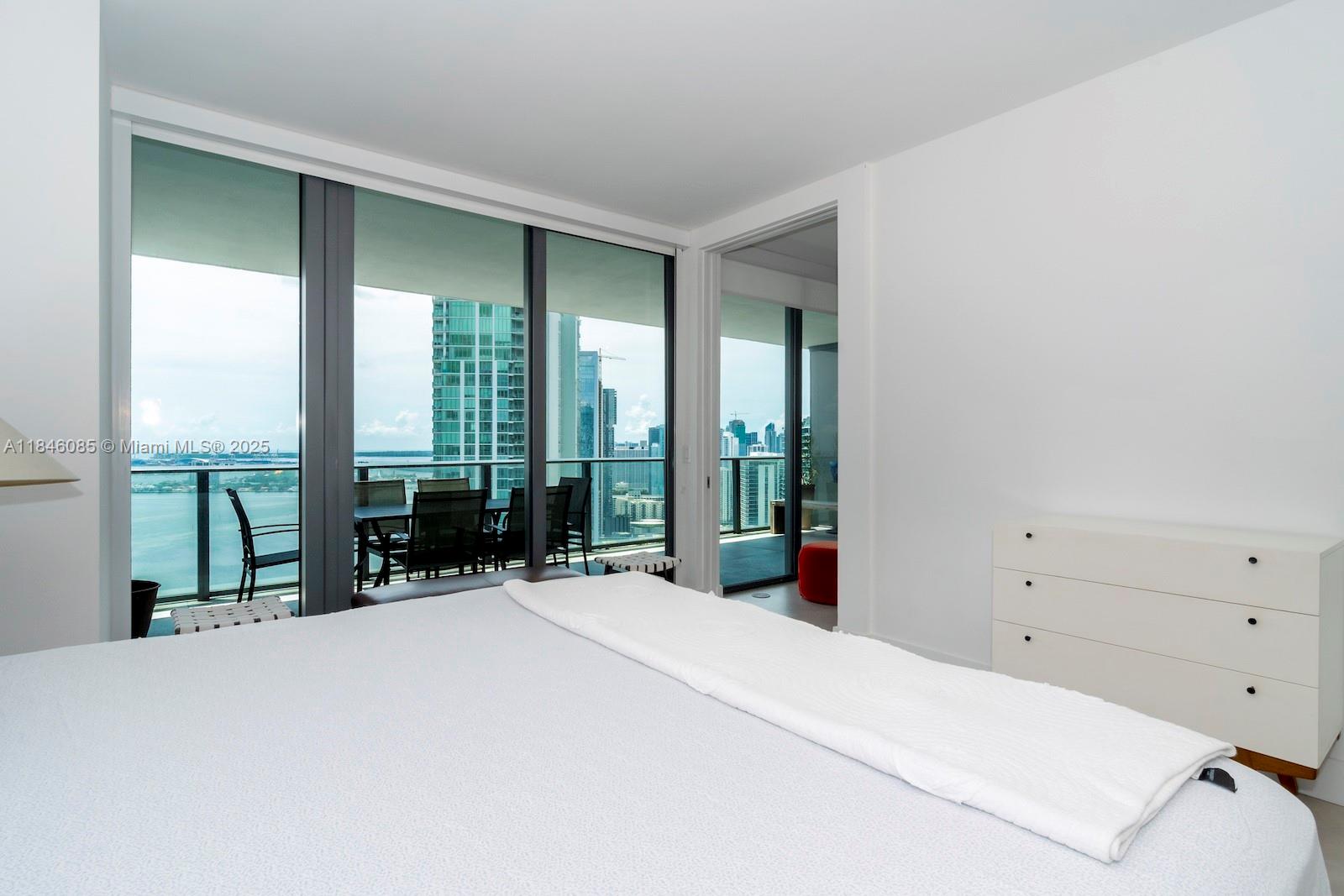 PARAISO BAY CONDO - Residential