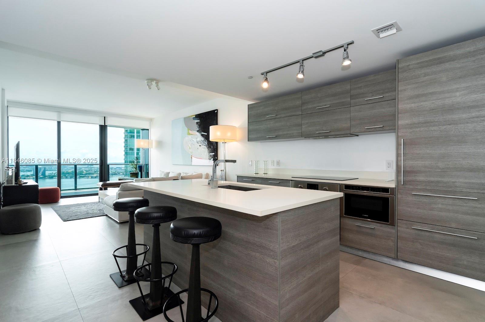 PARAISO BAY CONDO - Residential