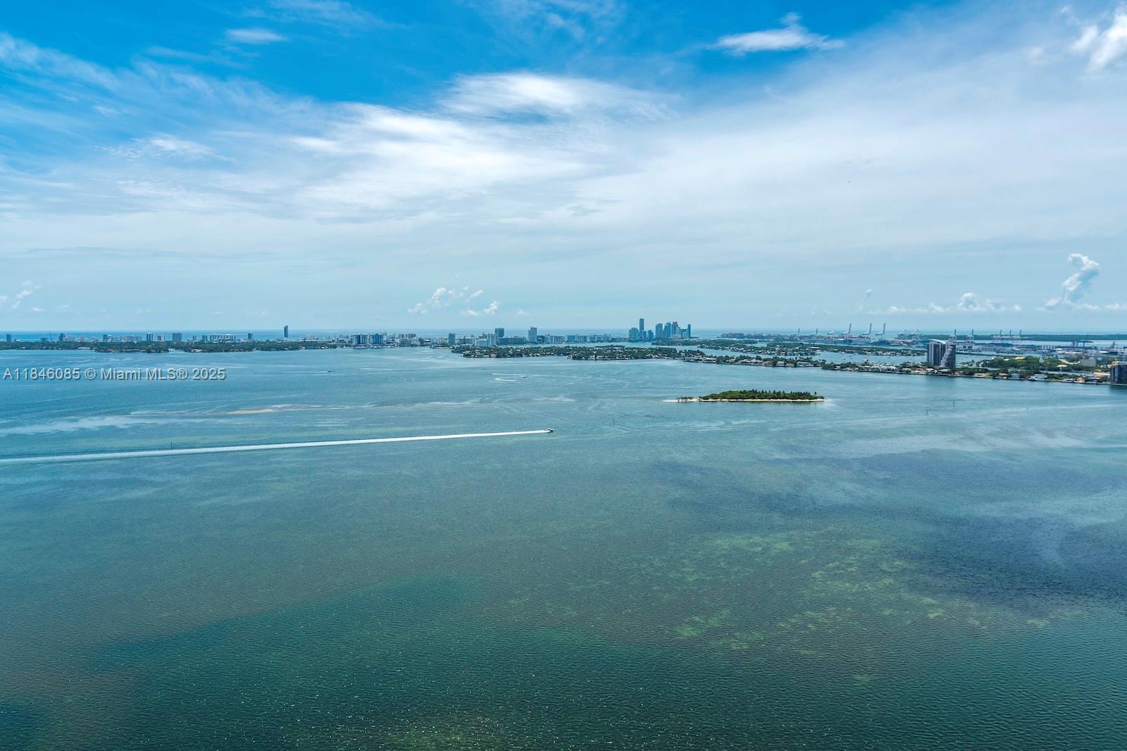 PARAISO BAY CONDO - Residential