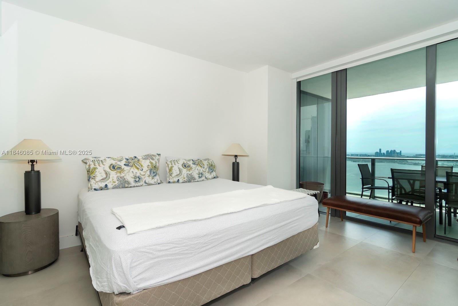 PARAISO BAY CONDO - Residential