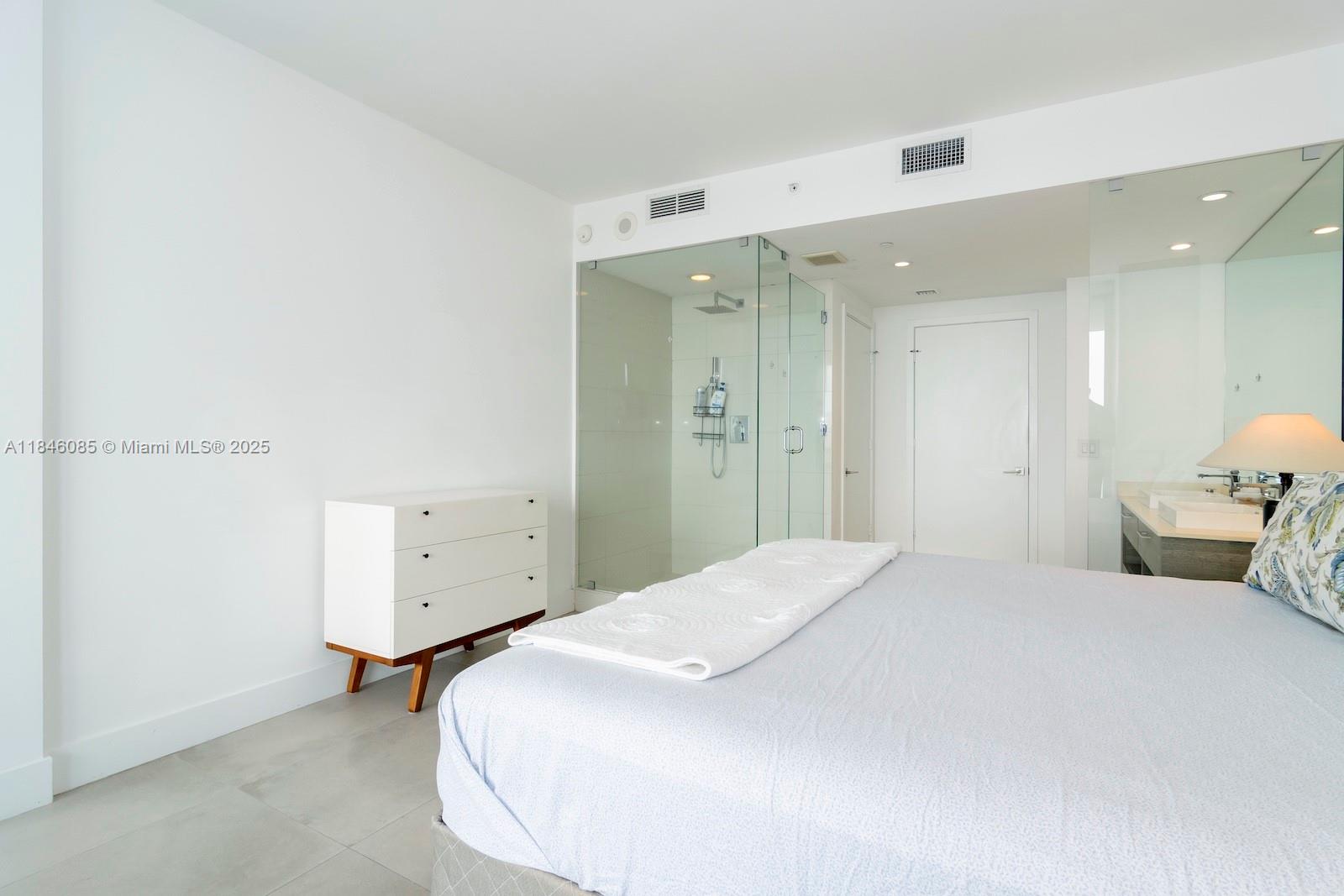 PARAISO BAY CONDO - Residential