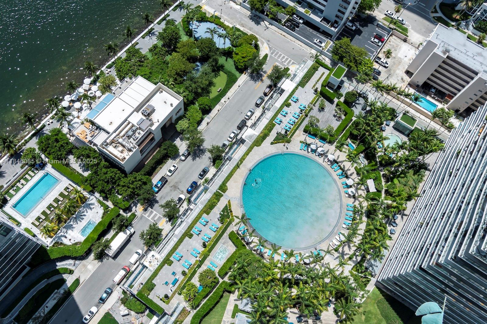 PARAISO BAY CONDO - Residential