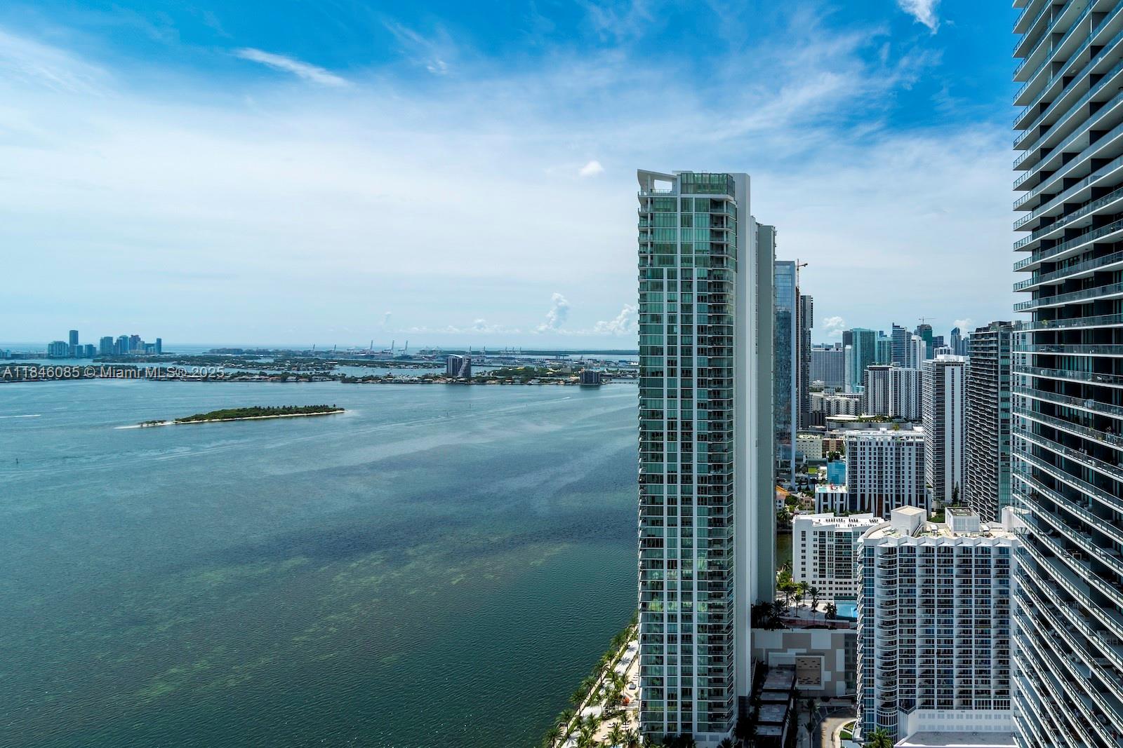 PARAISO BAY CONDO - Residential