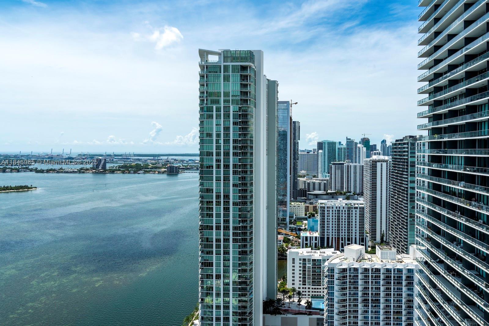 PARAISO BAY CONDO - Residential