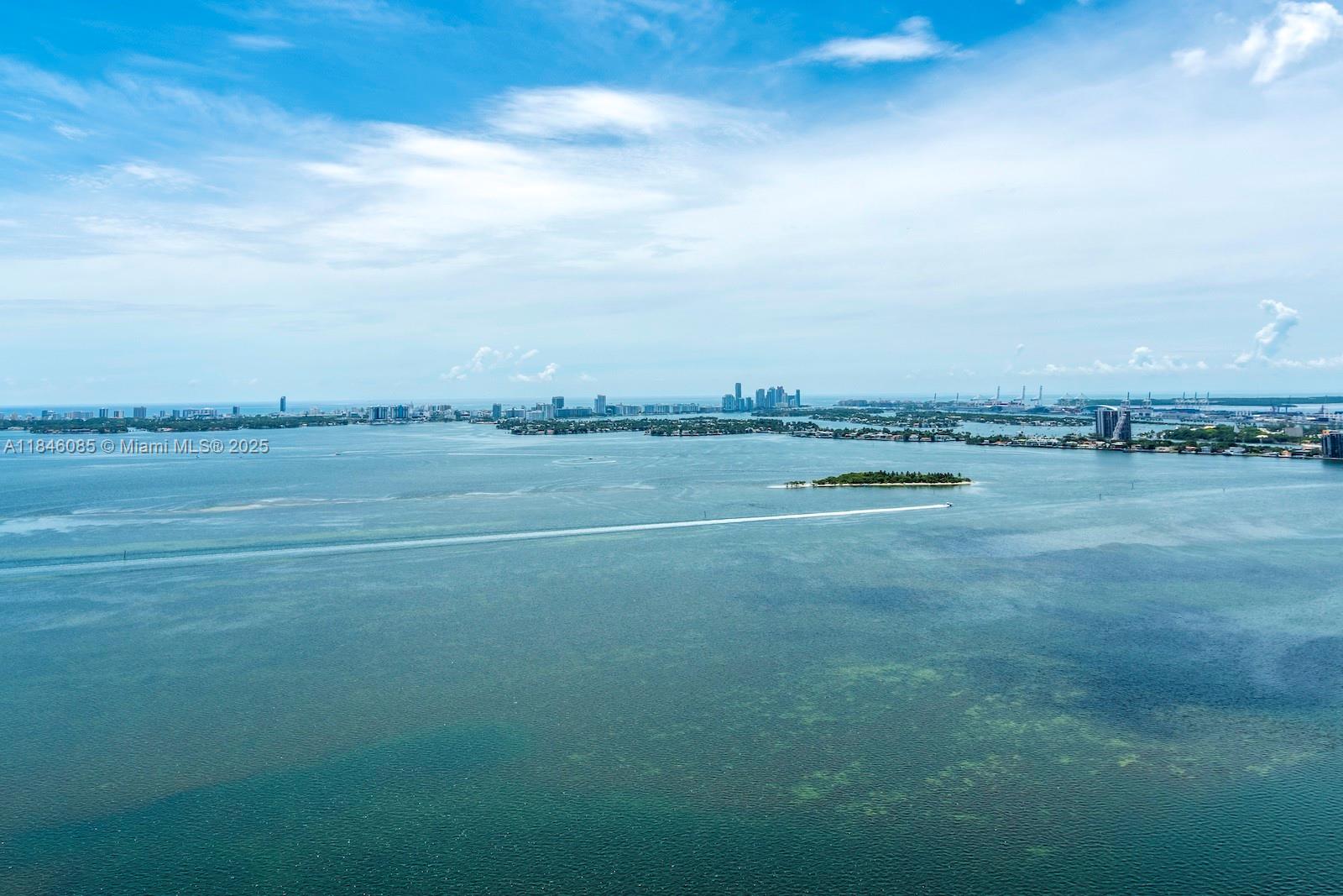 PARAISO BAY CONDO - Residential