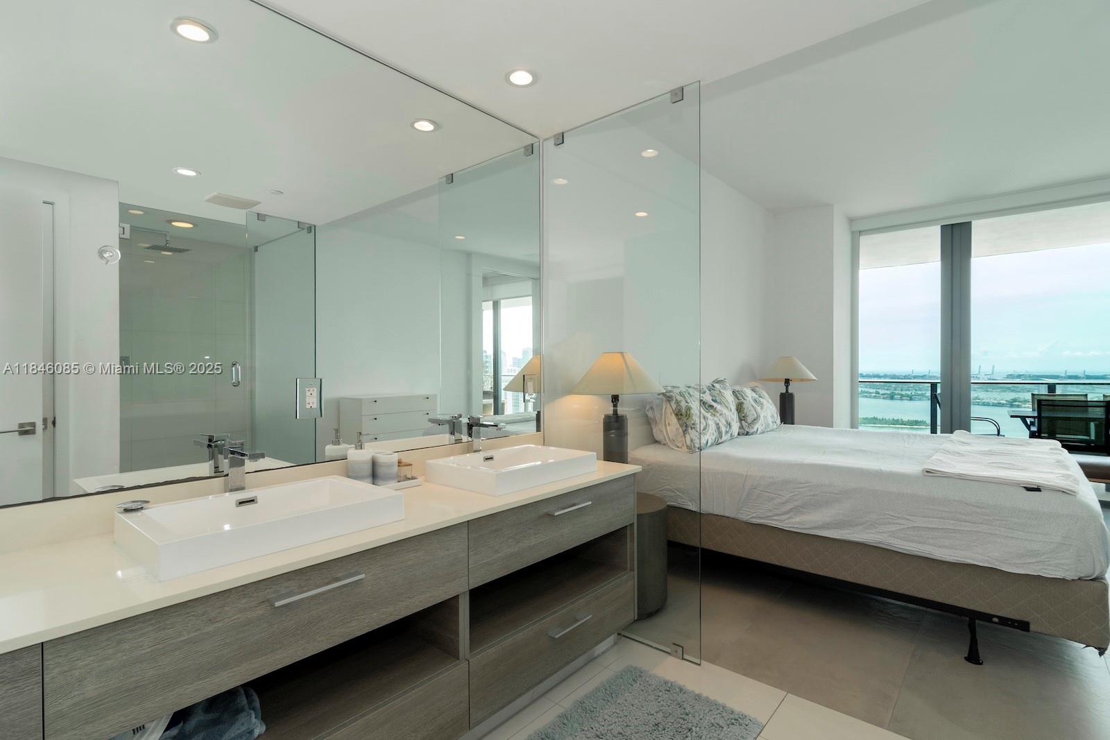 PARAISO BAY CONDO - Residential