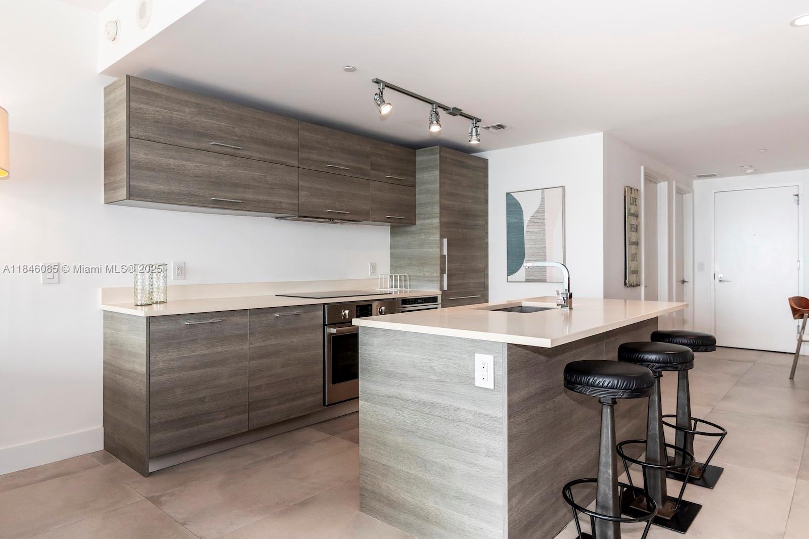 PARAISO BAY CONDO - Residential