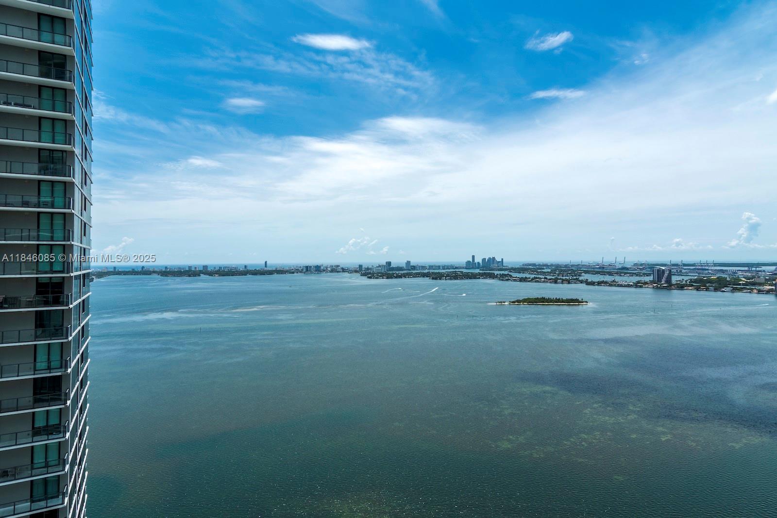 PARAISO BAY CONDO - Residential