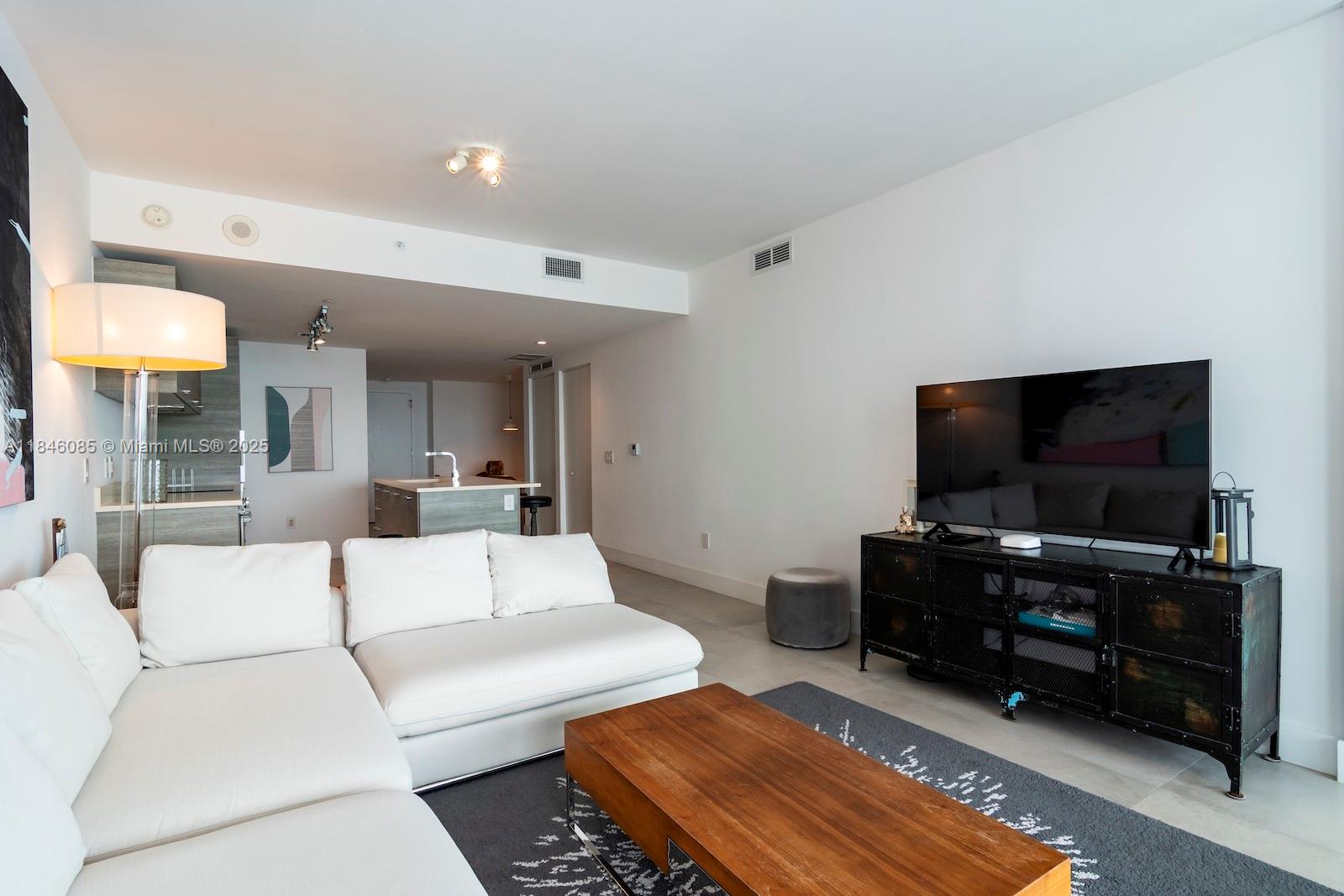 PARAISO BAY CONDO - Residential