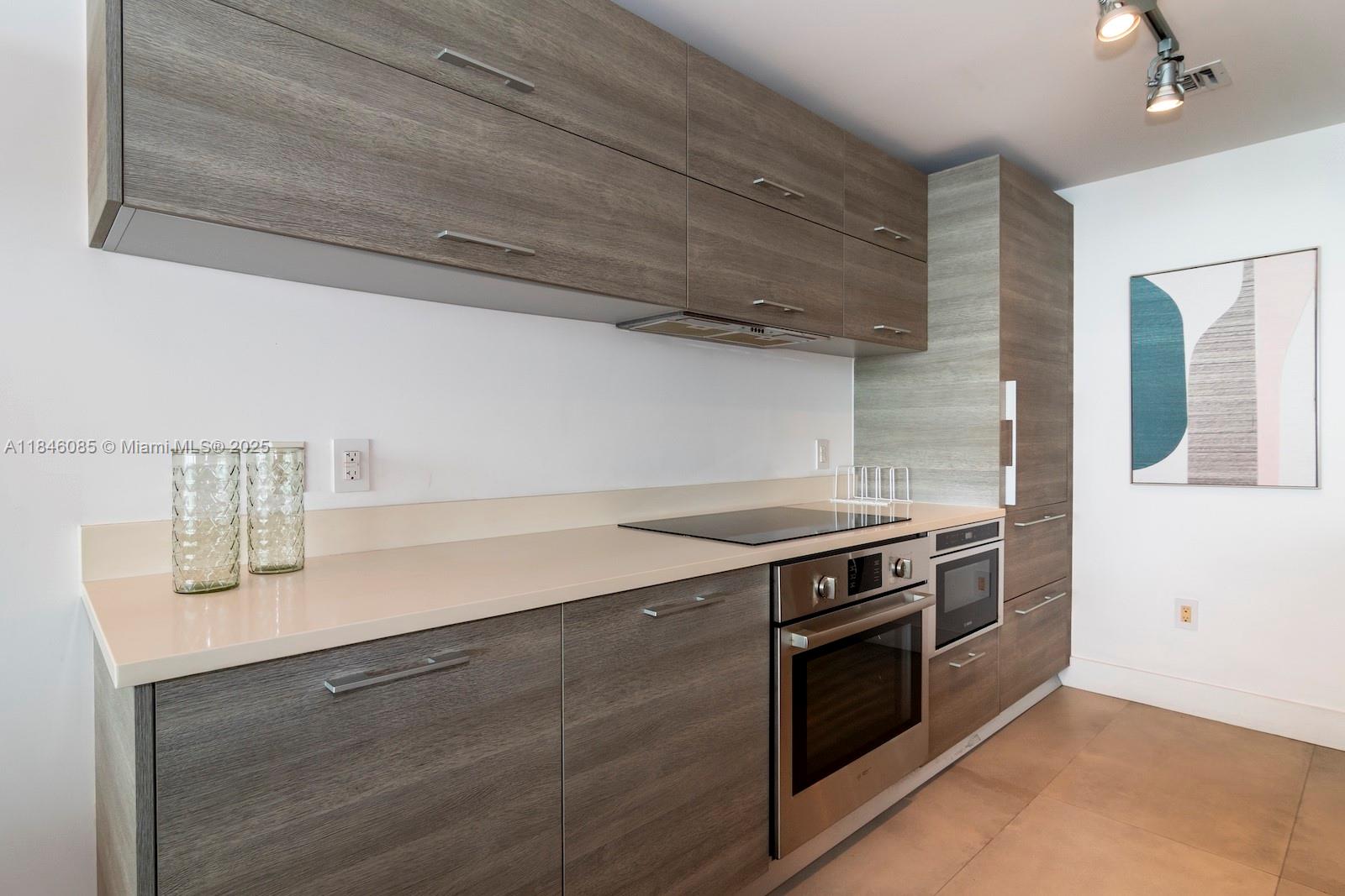 PARAISO BAY CONDO - Residential