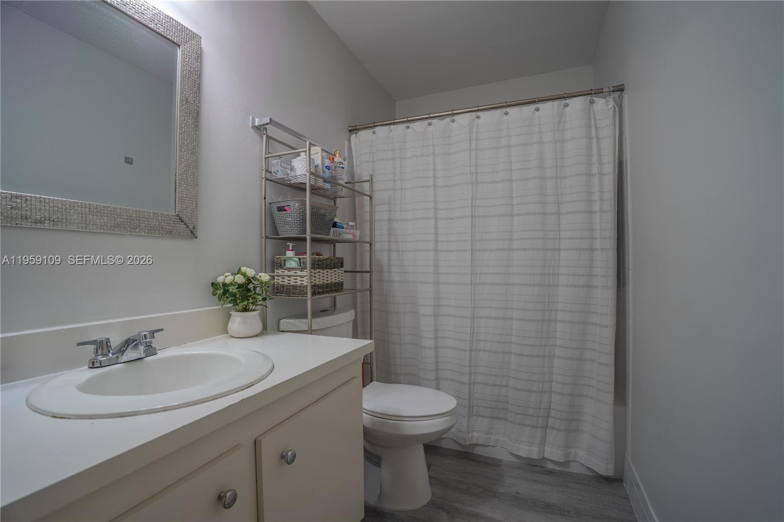 TOWNHOMES OF ORIOLE II - Residential