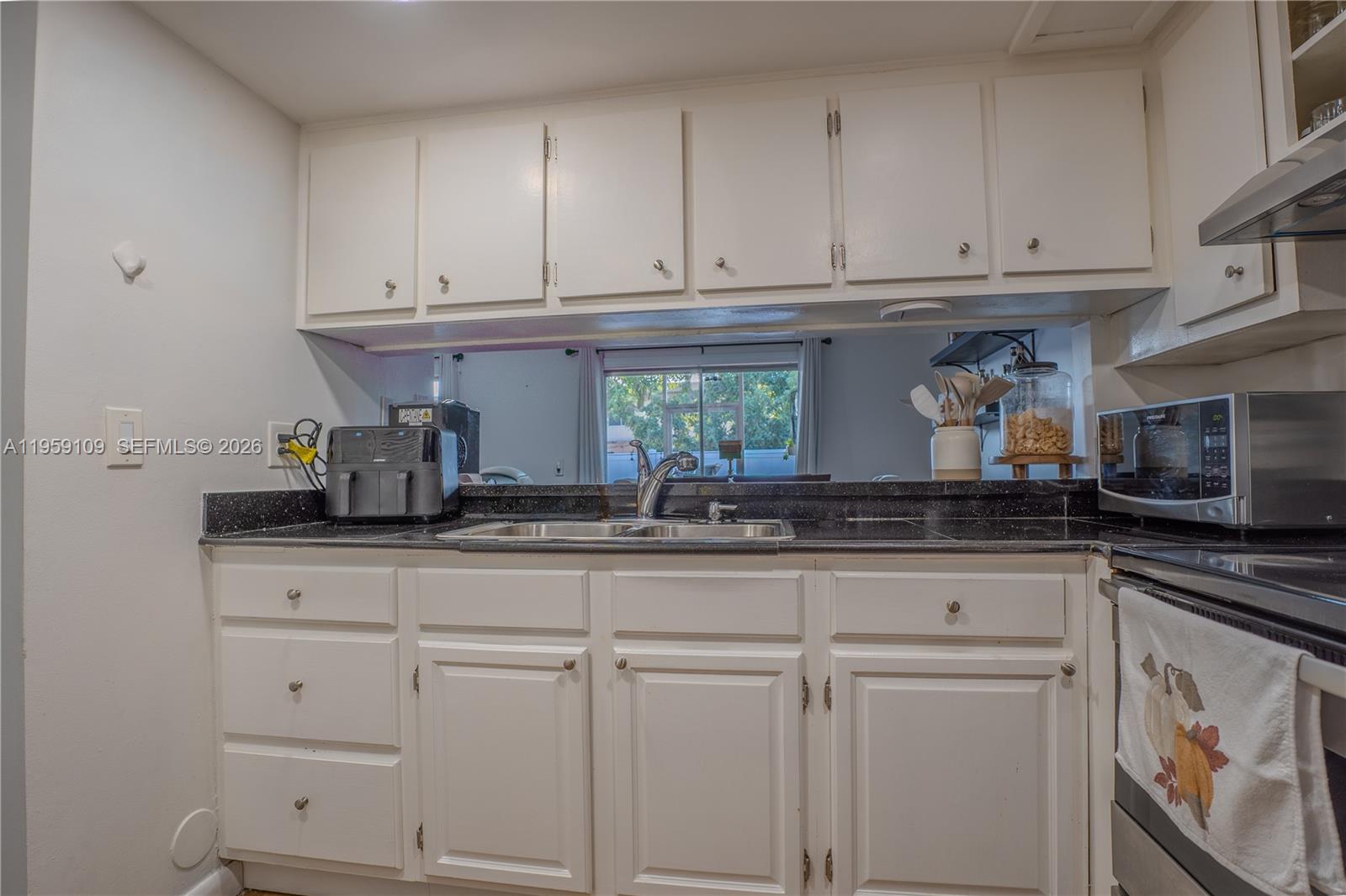 TOWNHOMES OF ORIOLE II - Residential