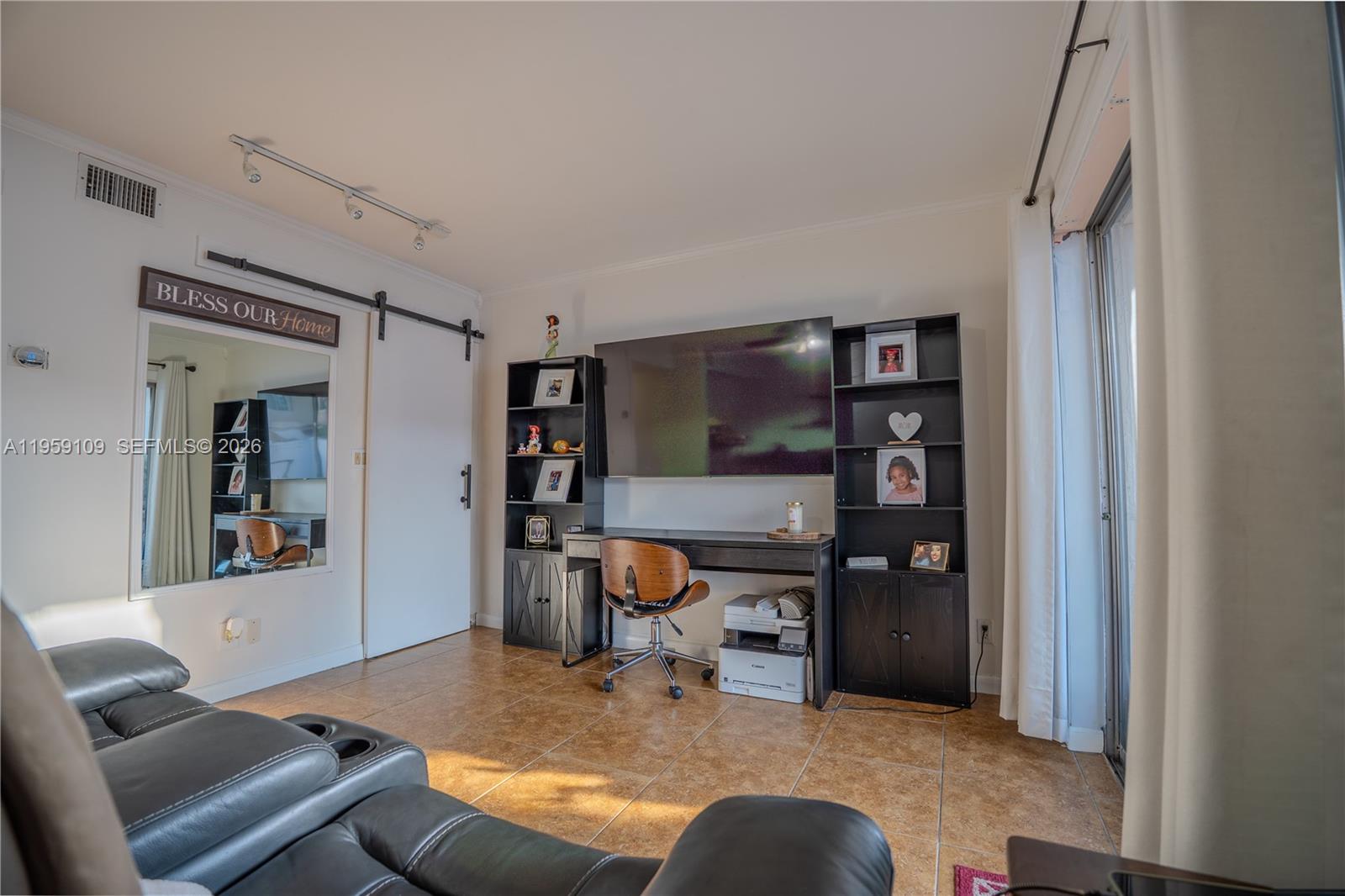 TOWNHOMES OF ORIOLE II - Residential