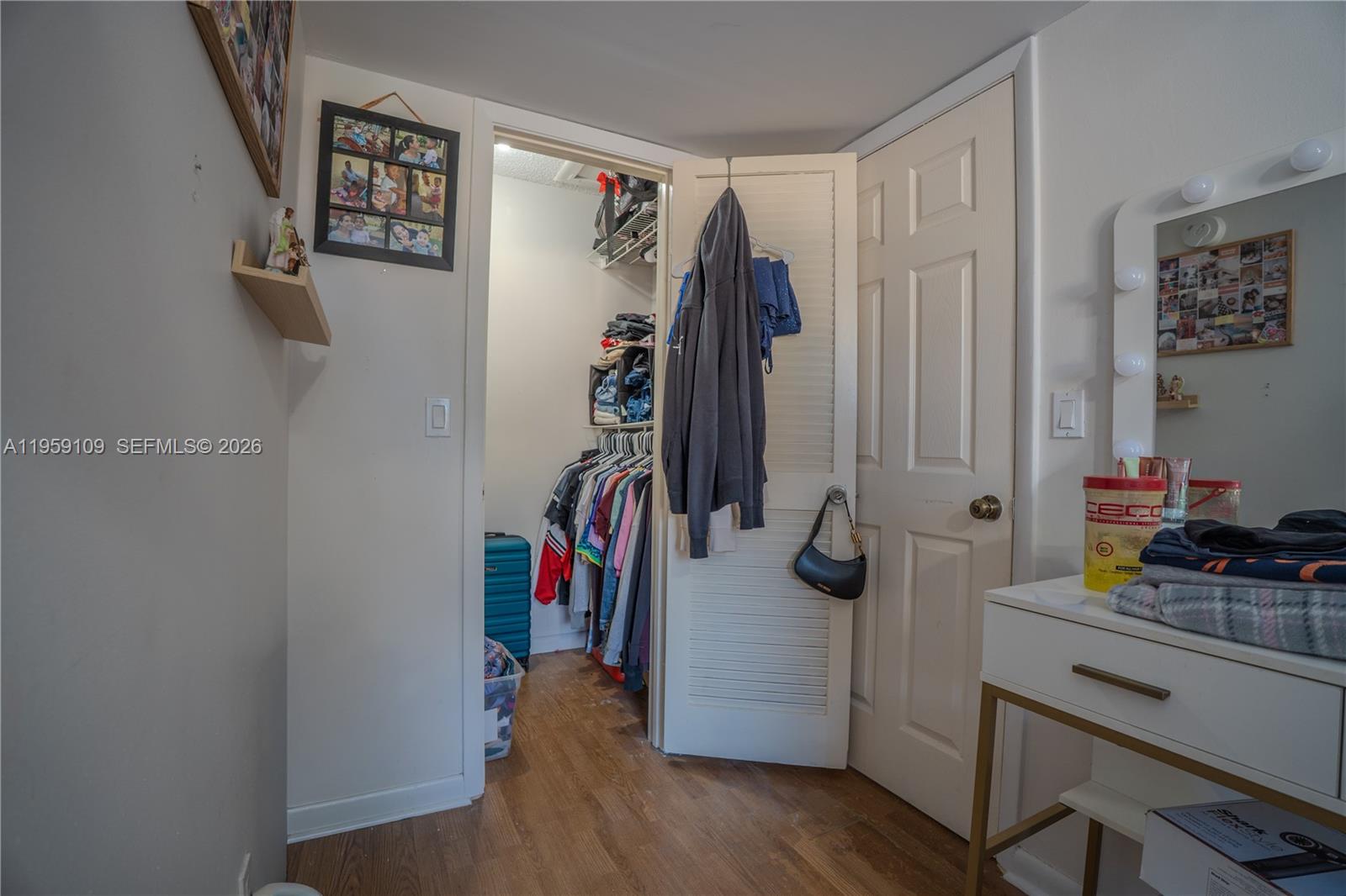 TOWNHOMES OF ORIOLE II - Residential