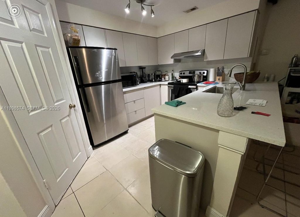 Photo of 2550 SW 18th Ter #2304, Fort Lauderdale, FL 33315 (MLS # A11998574)