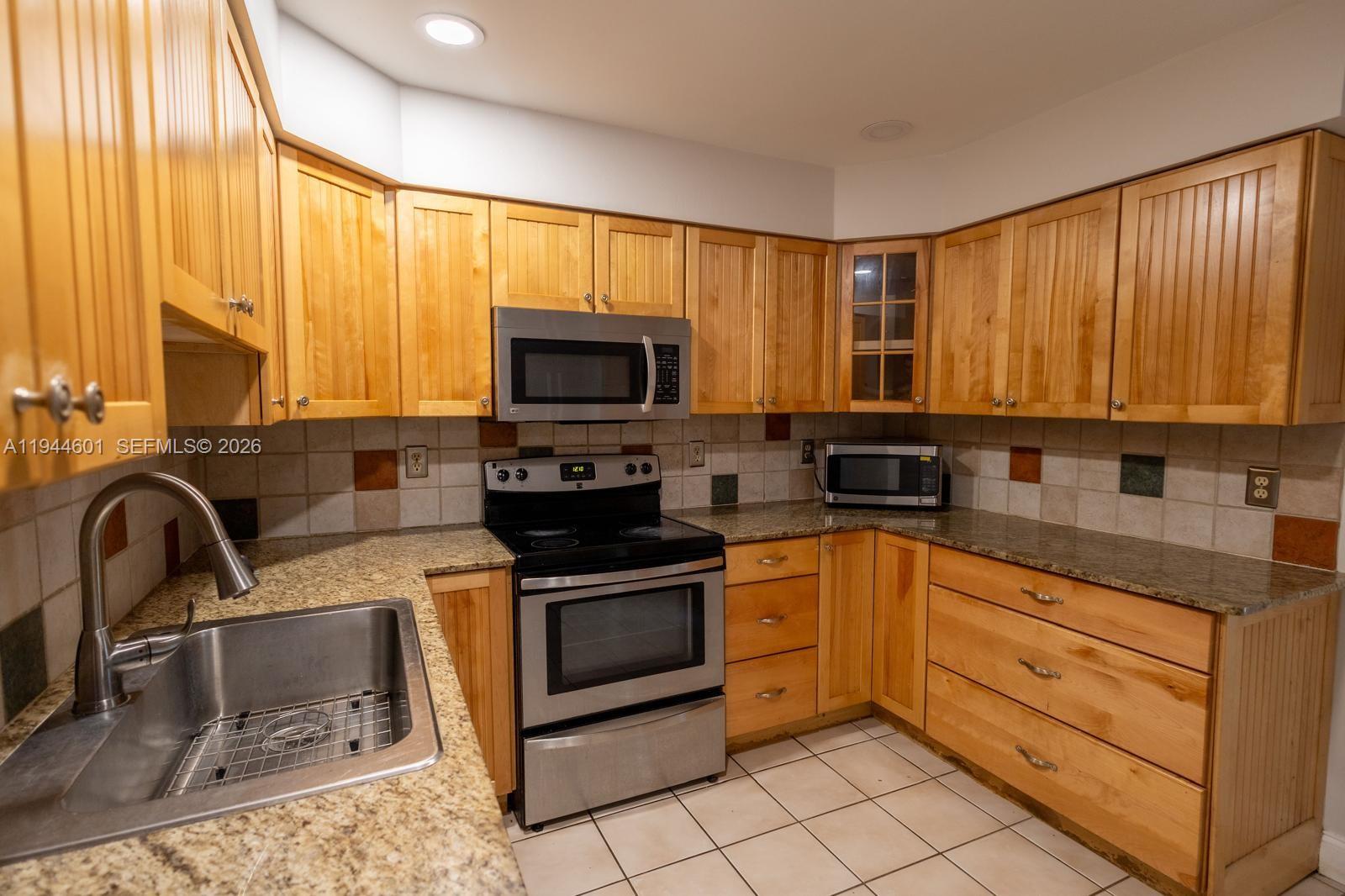 LOXAHATCHEE GROVES - Residential