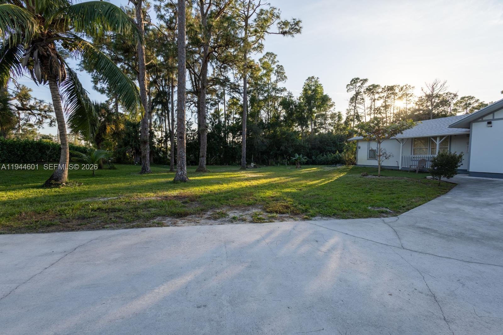 LOXAHATCHEE GROVES - Residential