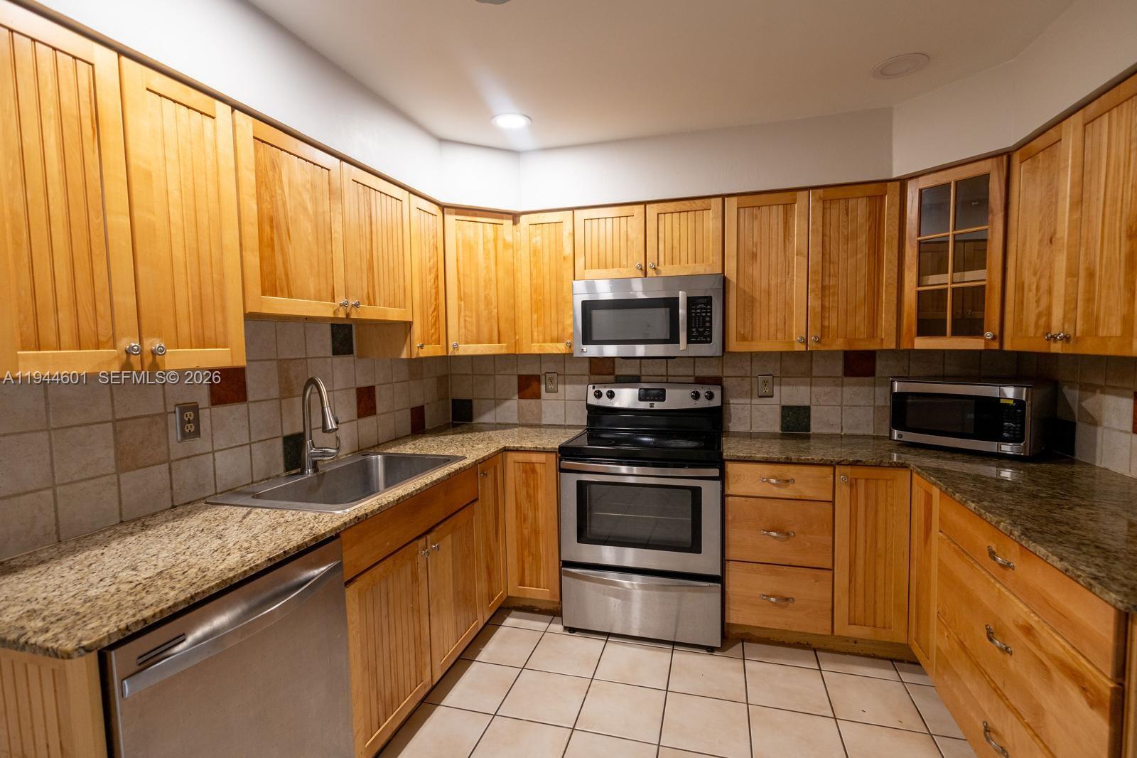 LOXAHATCHEE GROVES - Residential