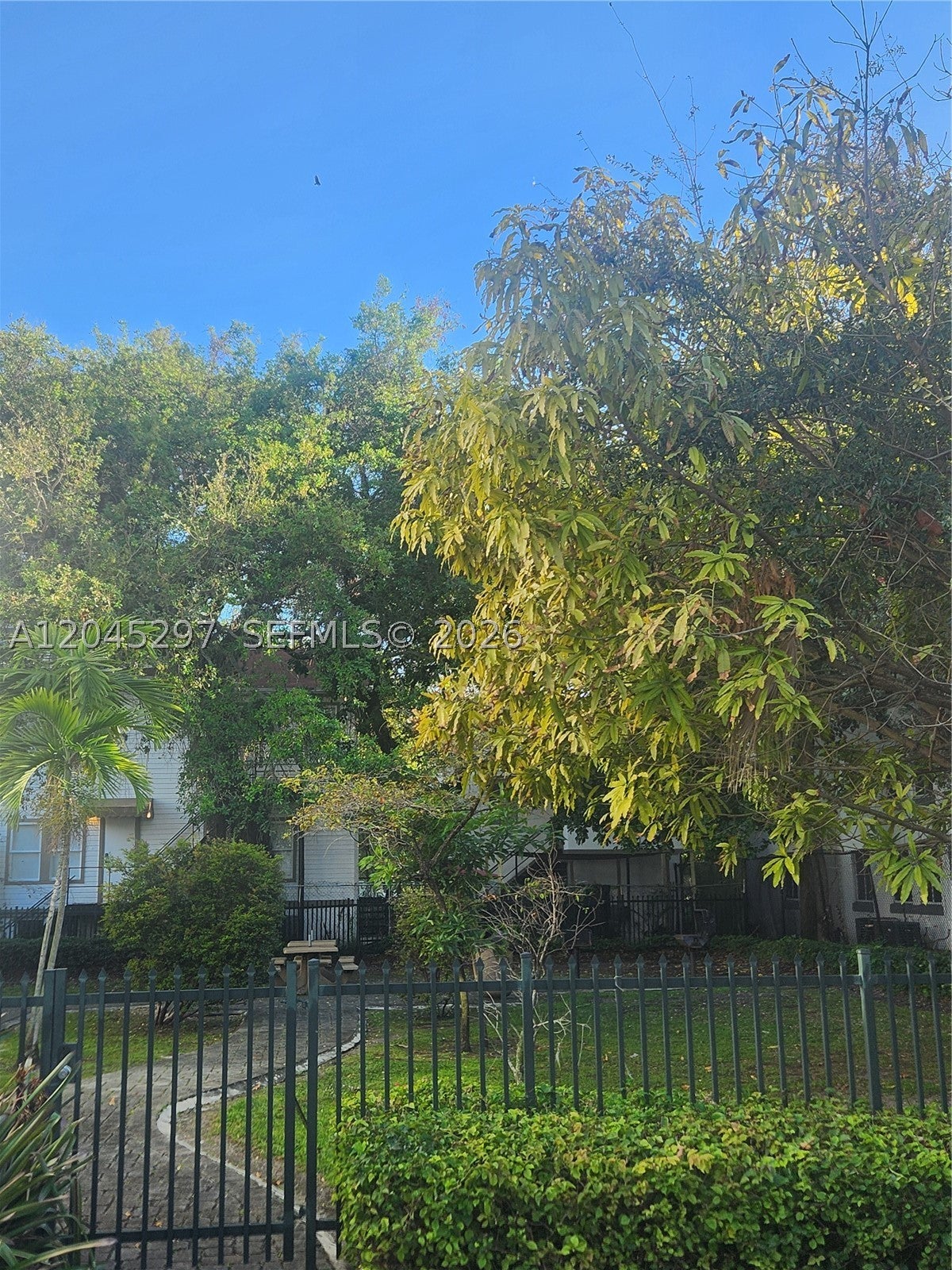 412 NW 4th St