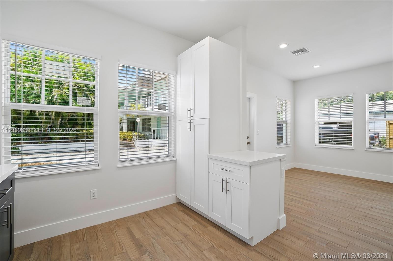 LAKE WORTH TOWN OF - Residential Lease