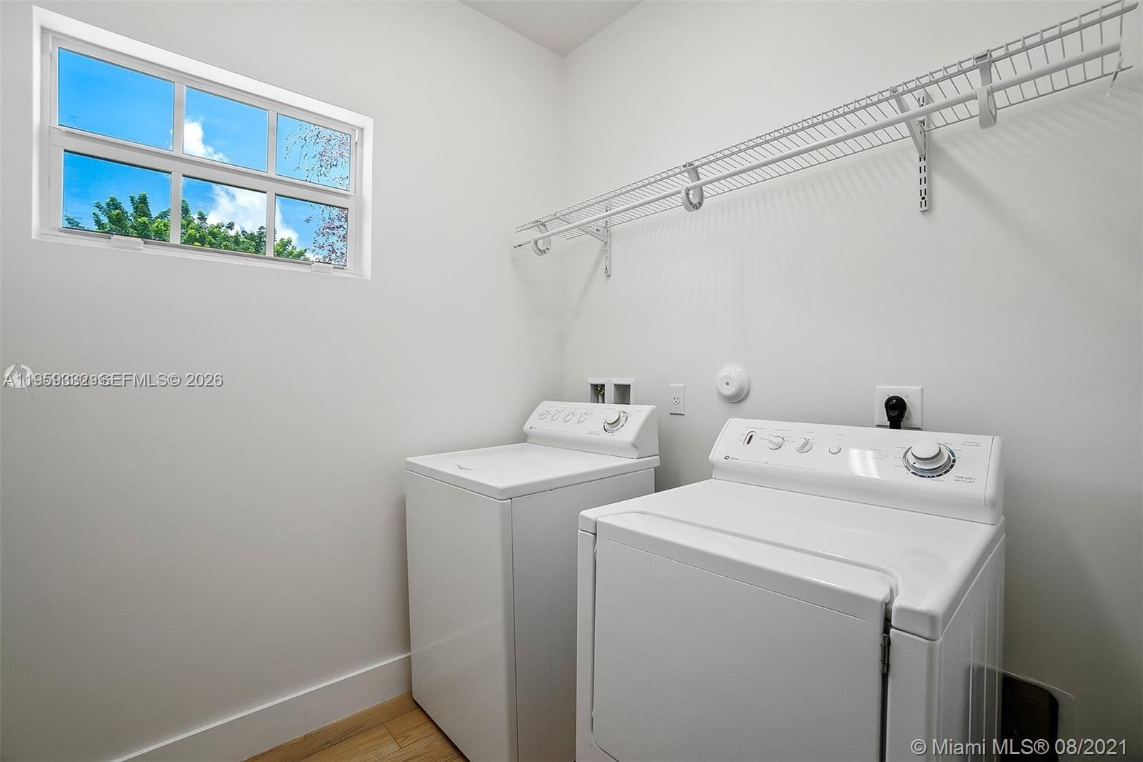 LAKE WORTH TOWN OF - Residential Lease