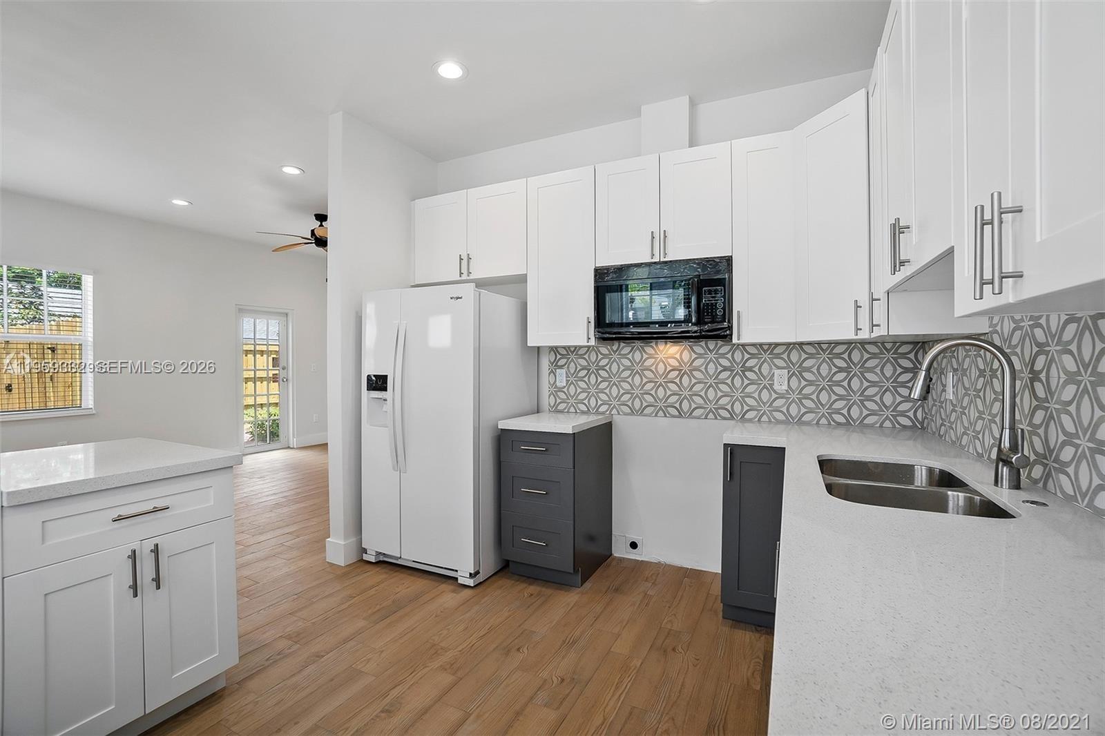 LAKE WORTH TOWN OF - Residential Lease