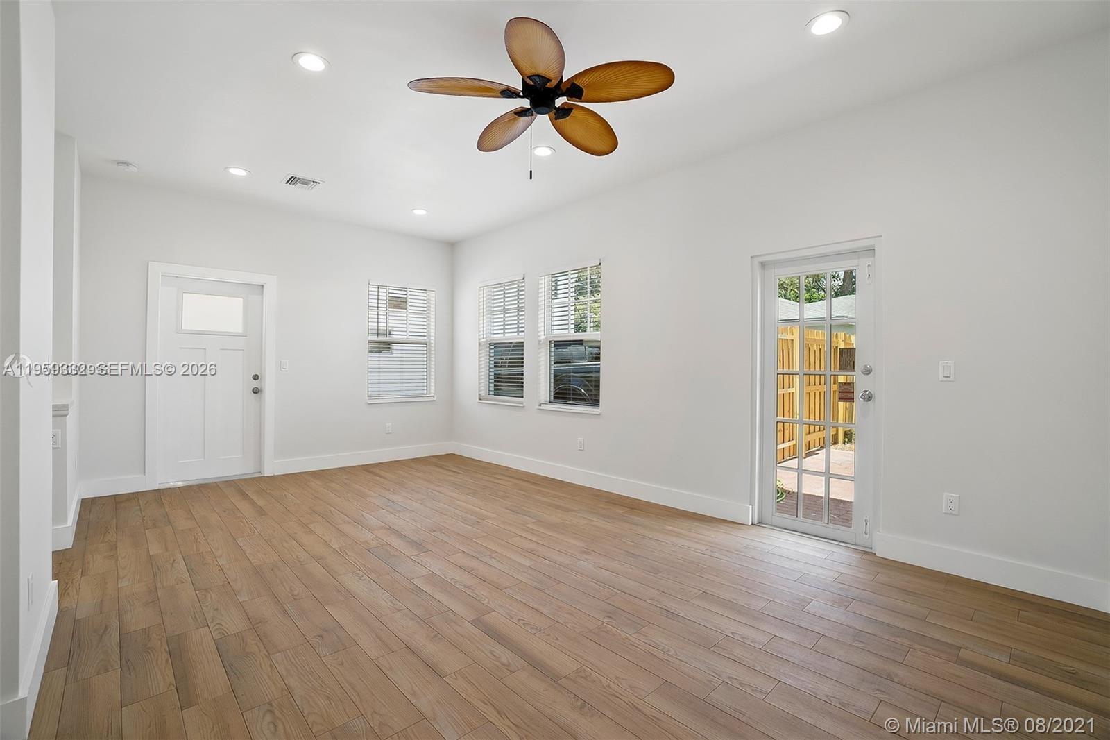 LAKE WORTH TOWN OF - Residential Lease