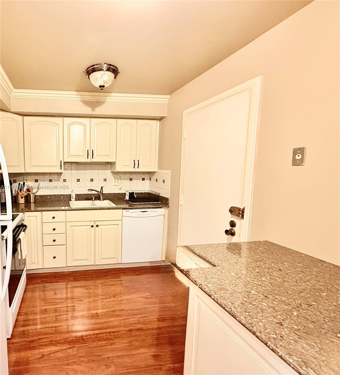 OLYMPUS CONDO PHASE - Residential Lease