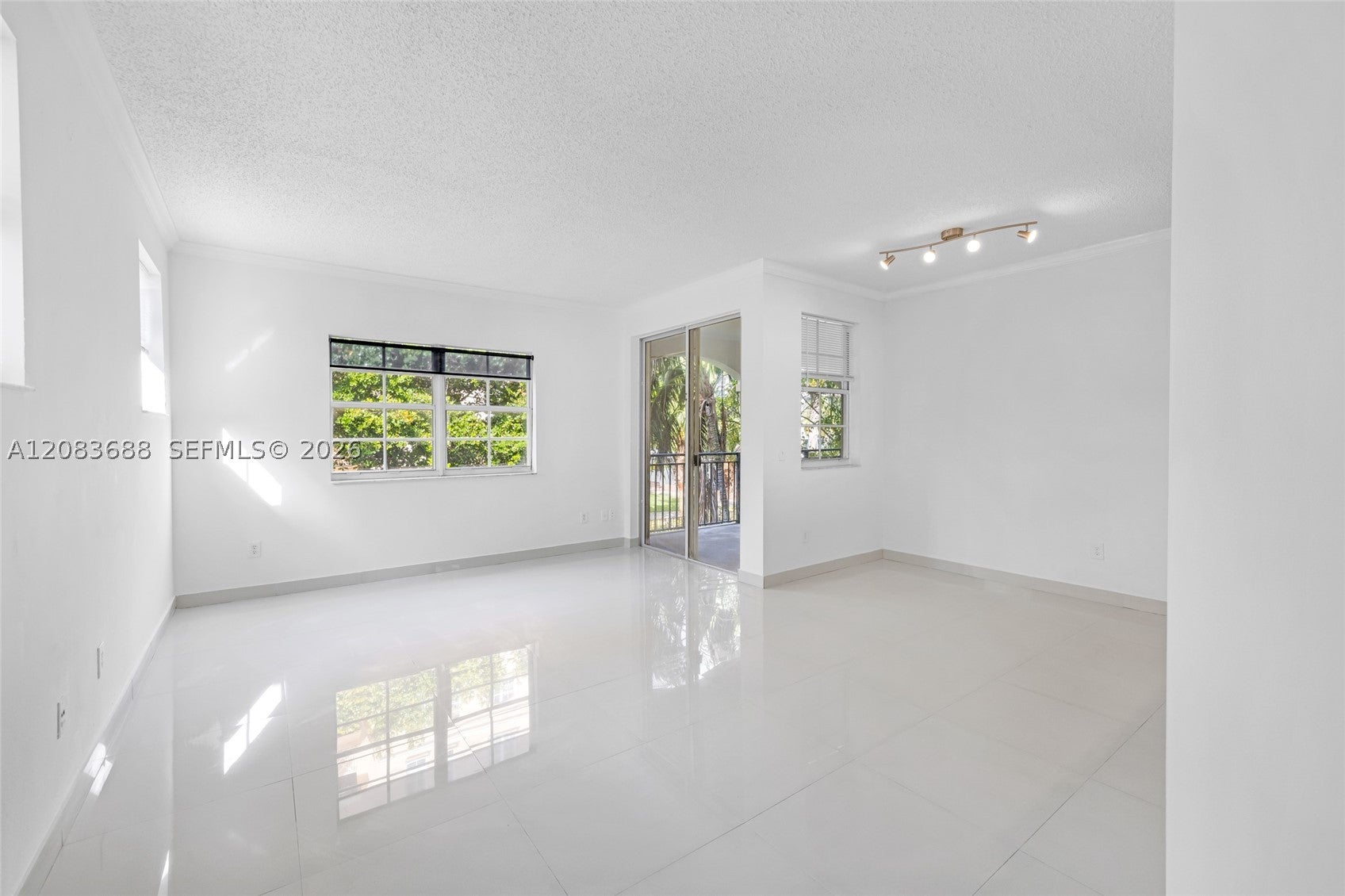 3125 NE 184th St 1201