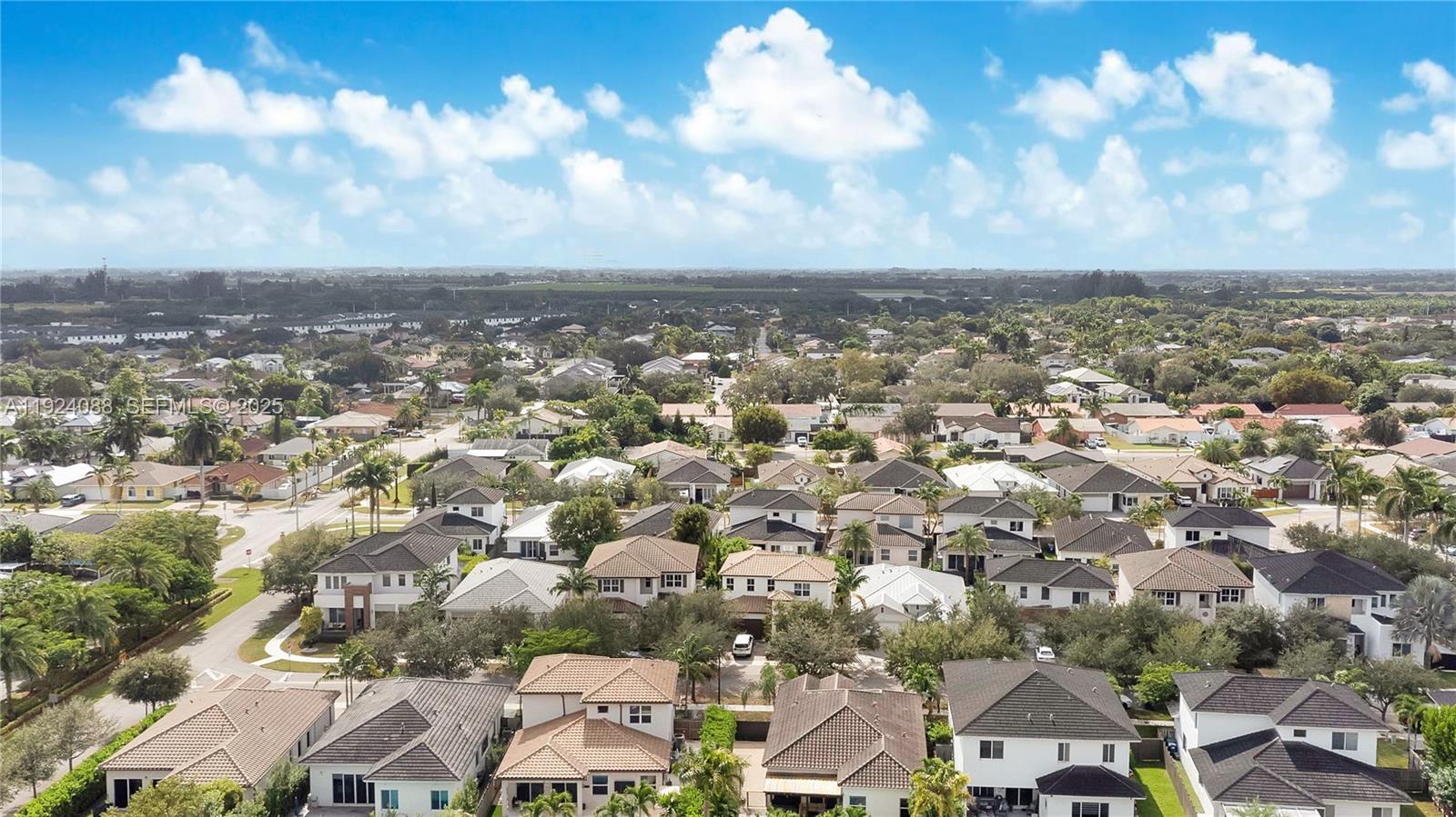 VENETIAN PARC - Residential