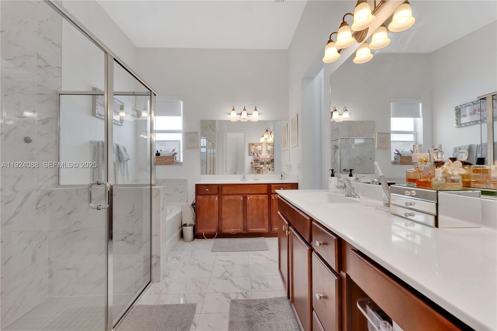 VENETIAN PARC - Residential