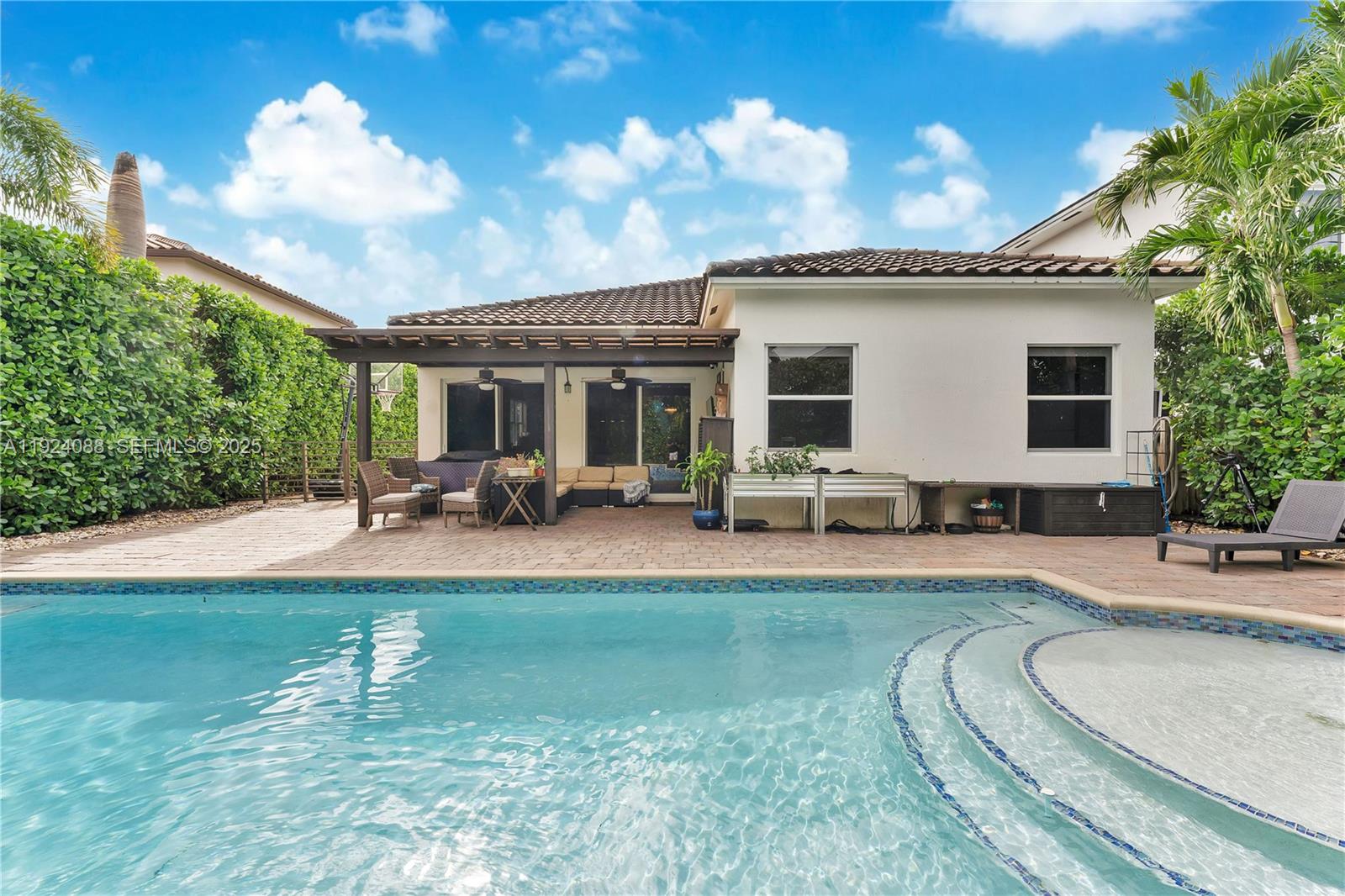 VENETIAN PARC - Residential