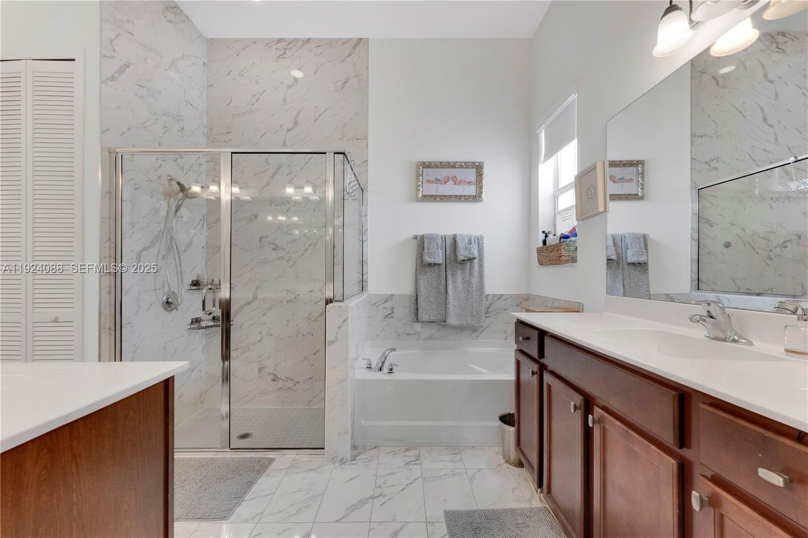 VENETIAN PARC - Residential