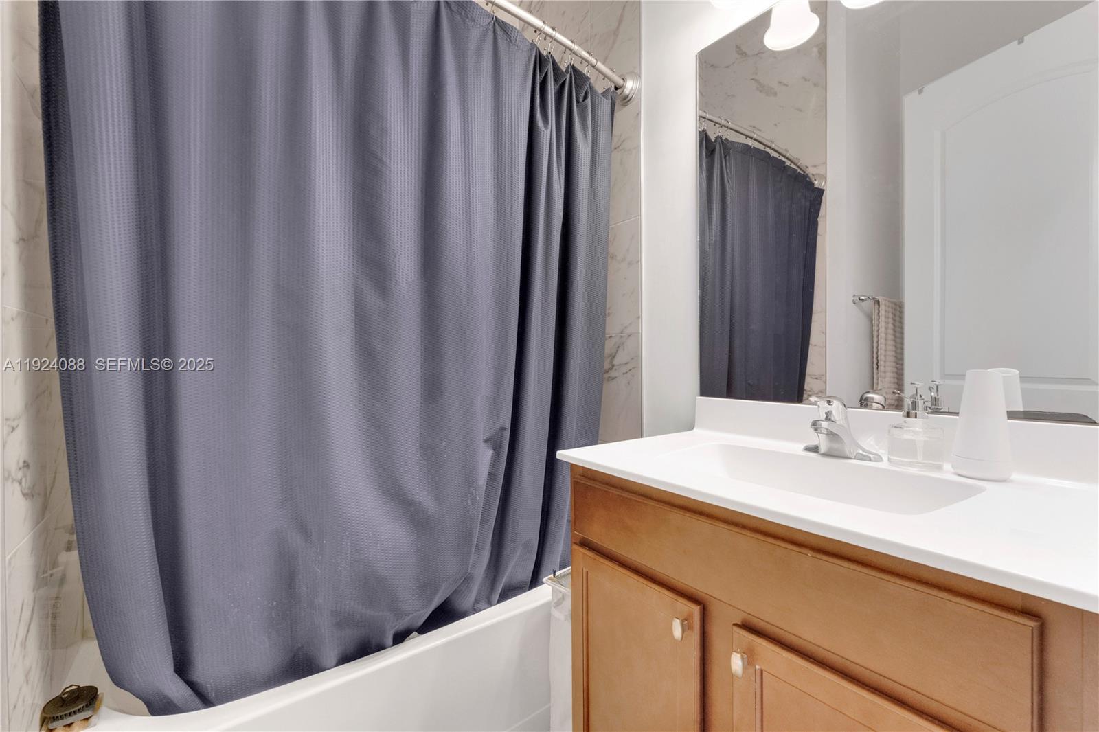 VENETIAN PARC - Residential