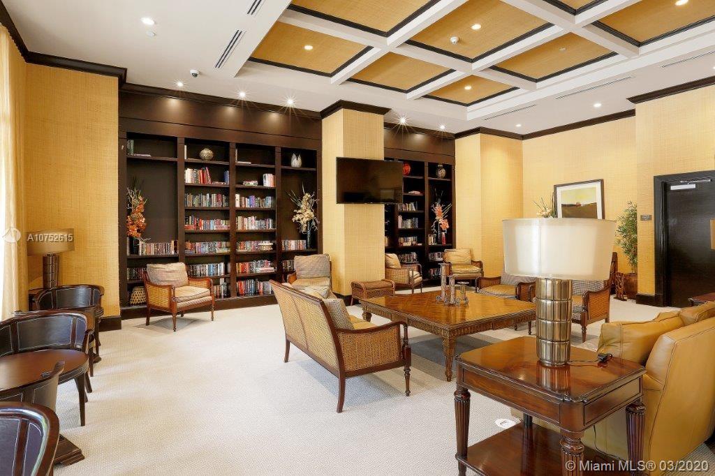 VERANDA CONDO - Residential Lease