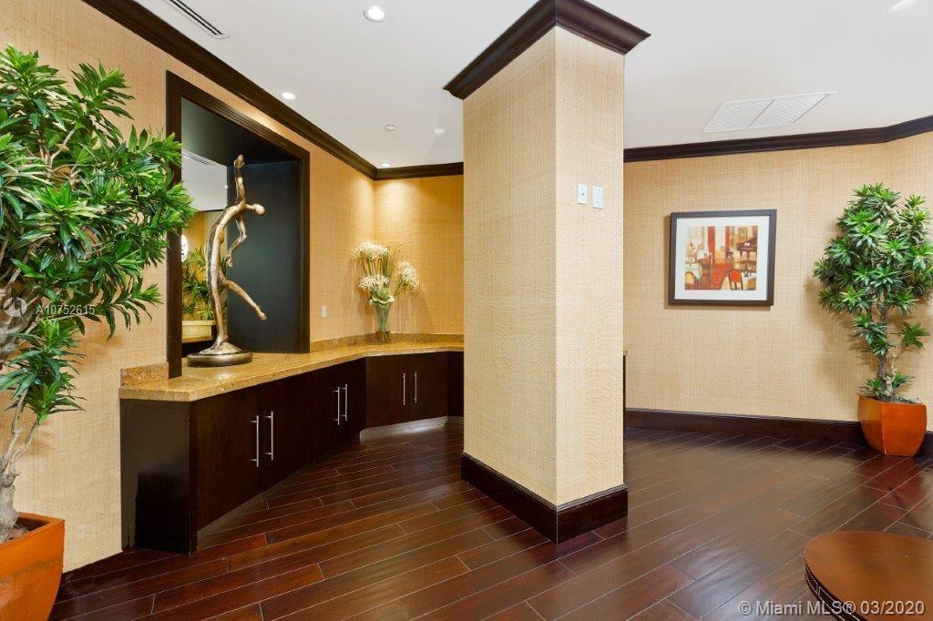 VERANDA CONDO - Residential Lease