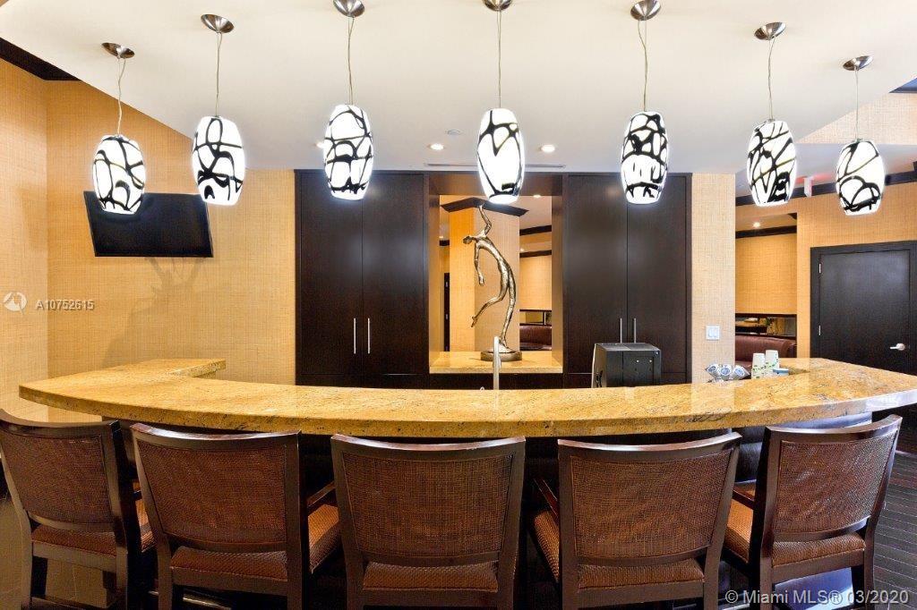 VERANDA CONDO - Residential Lease