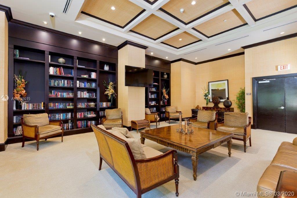 VERANDA CONDO - Residential Lease