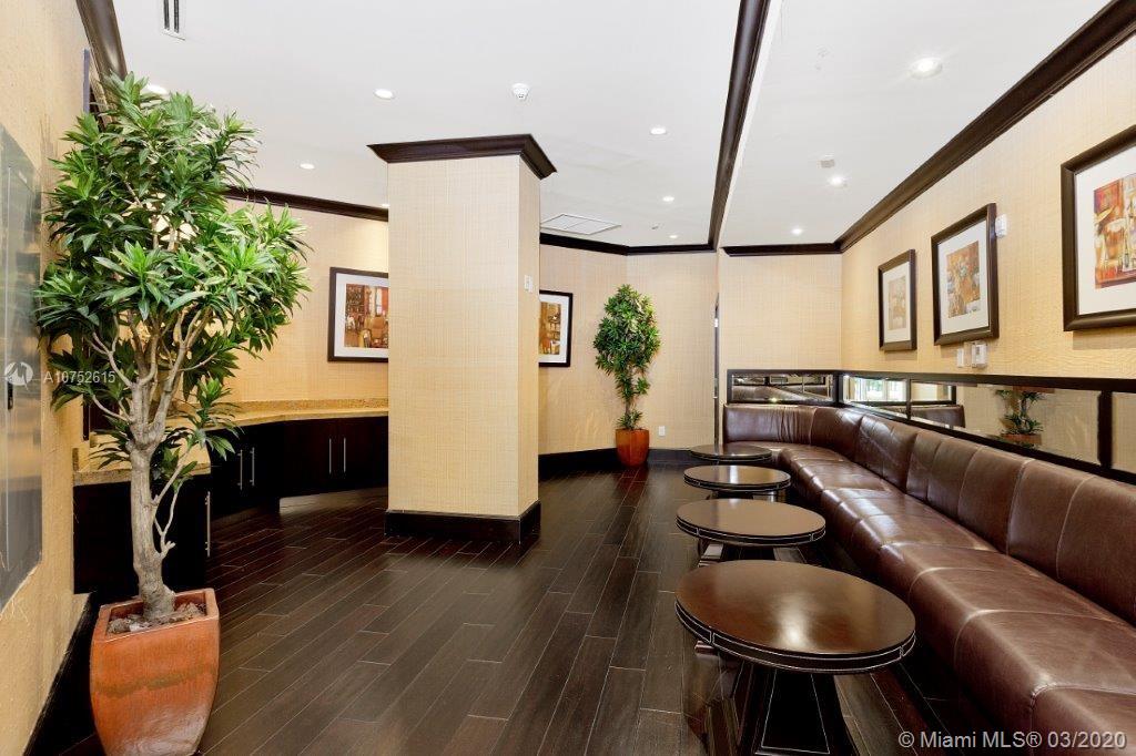 VERANDA CONDO - Residential Lease