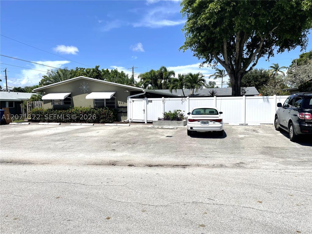 Photo of 225 NW 23rd St #1, Wilton Manors, FL 33311 (MLS # A12071322)