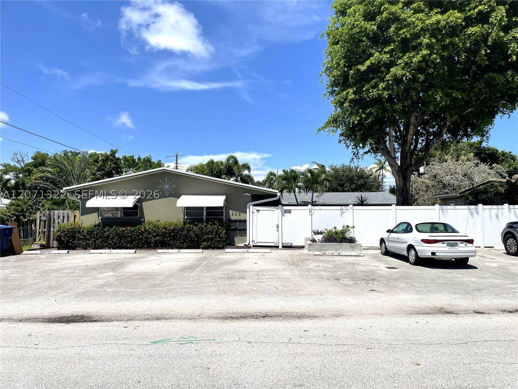 Photo of 225 NW 23rd St #1, Wilton Manors, FL 33311 (MLS # A12071322)