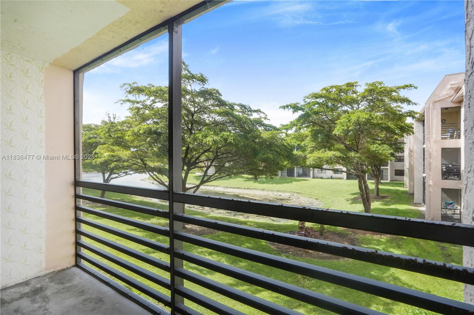 10332 Sunrise Lakes Blvd 206