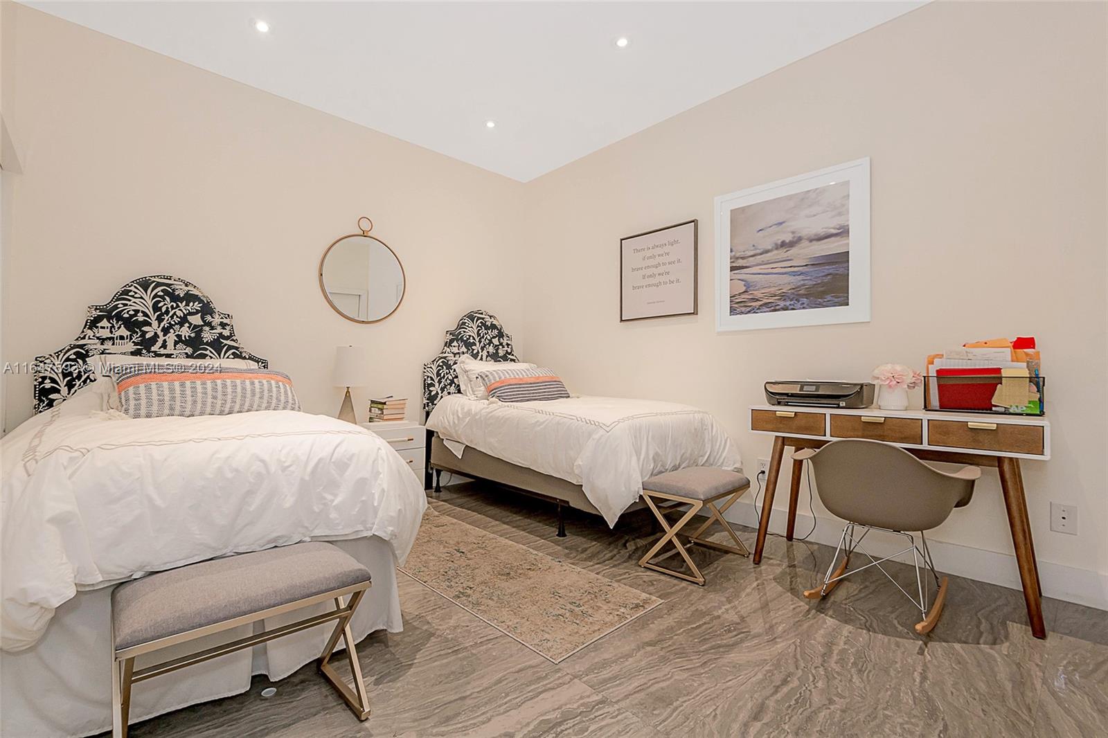 L HERMITAGE - Residential