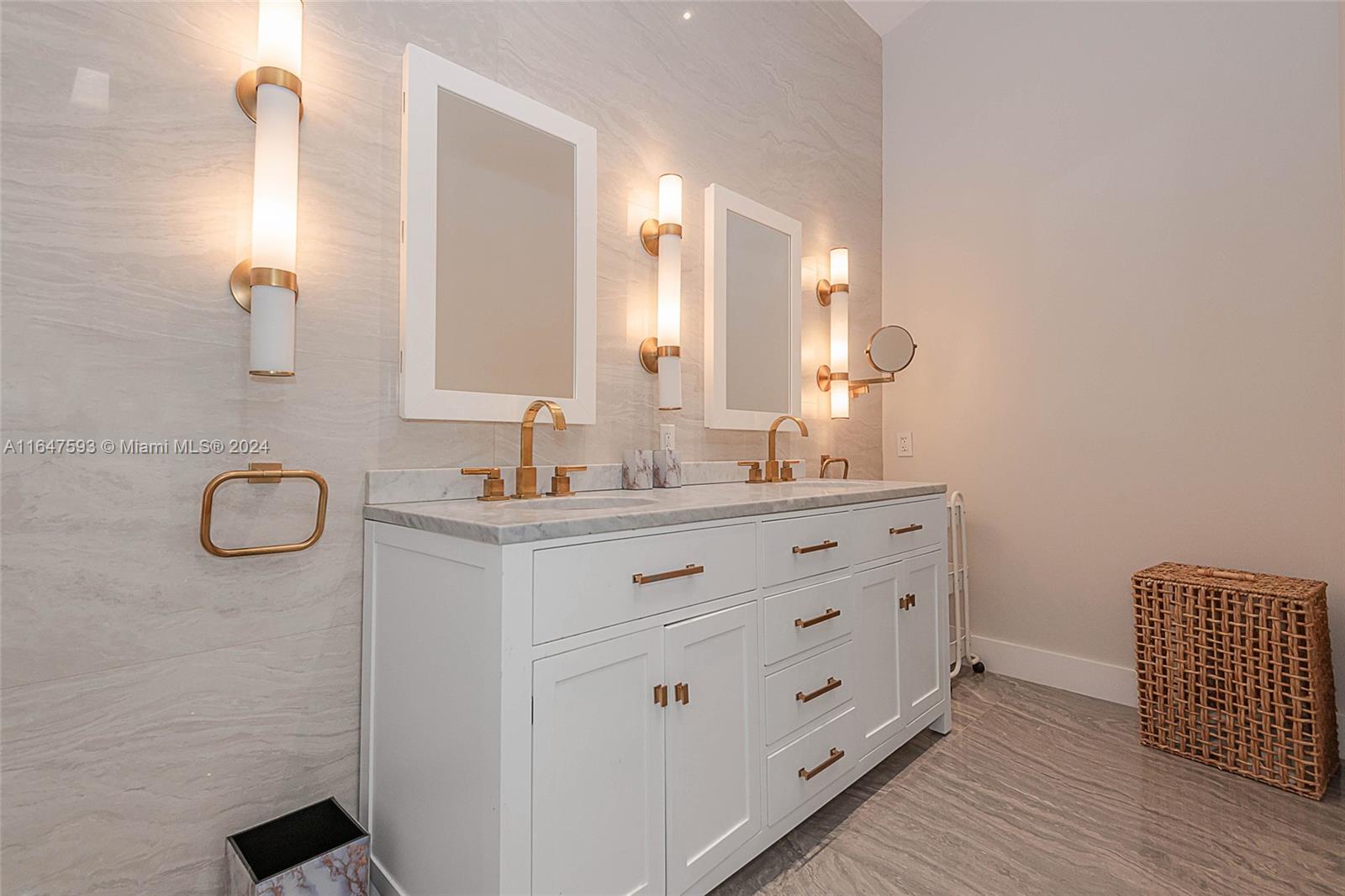 L HERMITAGE - Residential