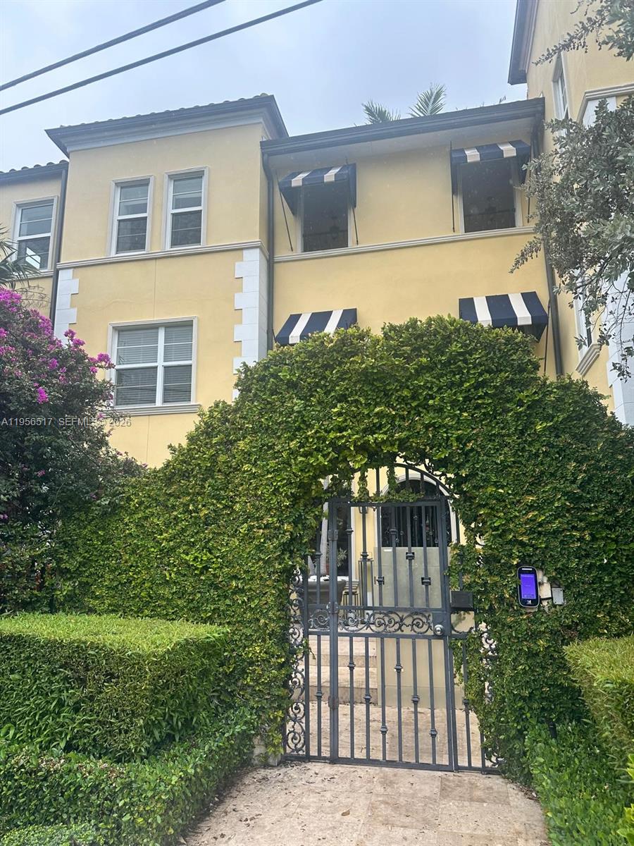 4812 Pine Tree Dr 105 - Image 1